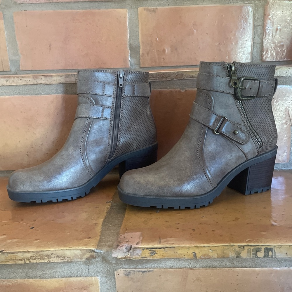 Baretraps Ankle Boots